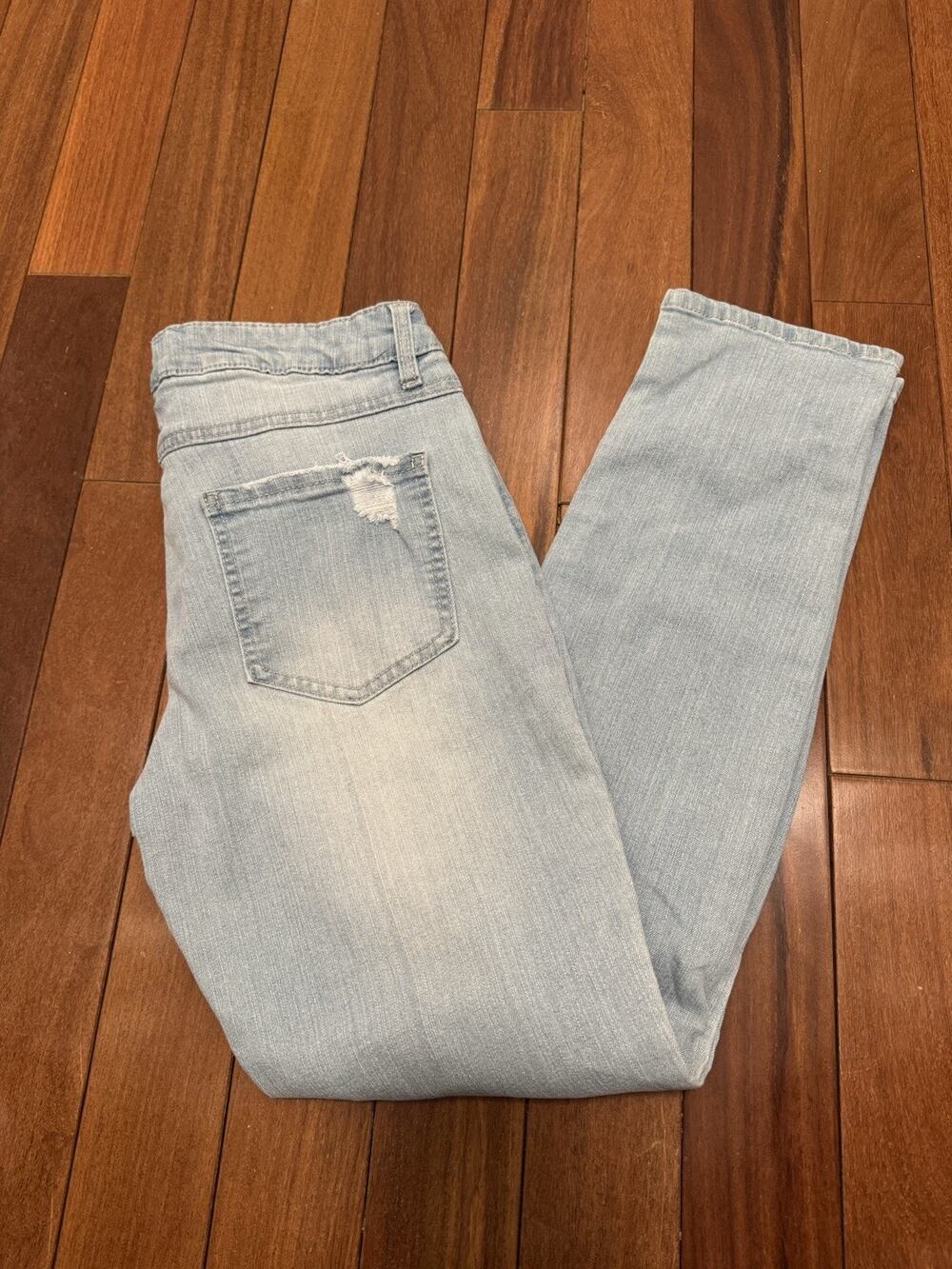 d. Jeans Women's Lightwash Distressed Skinny Jeans Size 4